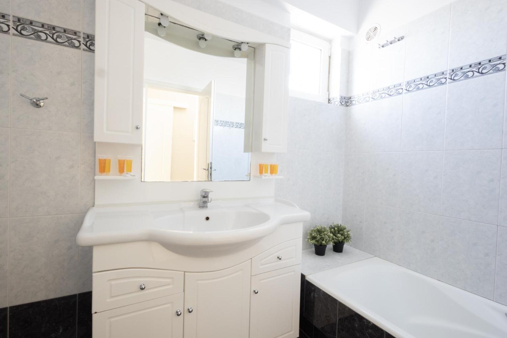 Renovated 3 Bedroom Apt With Acropolis View Athen Exterior foto